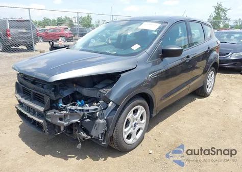 2018 Ford Escape S z USA, uszkodzony, nr VIN 1FMCU0F79JUC01651
